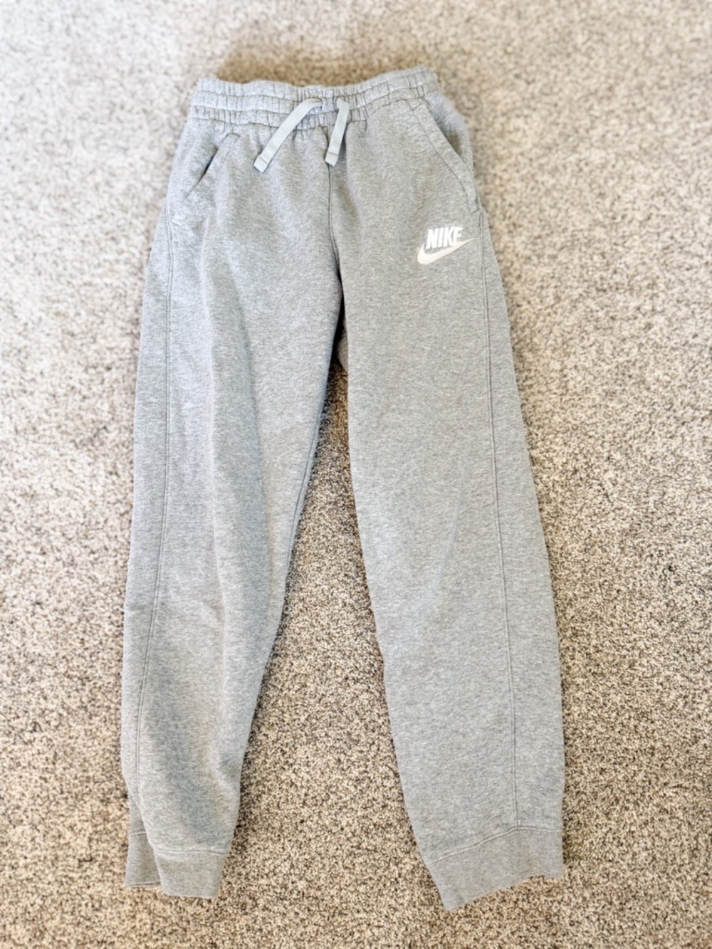Nike Sportswear Club Fleece Big Kids' Joggers in grey sz Large 10/12 youth